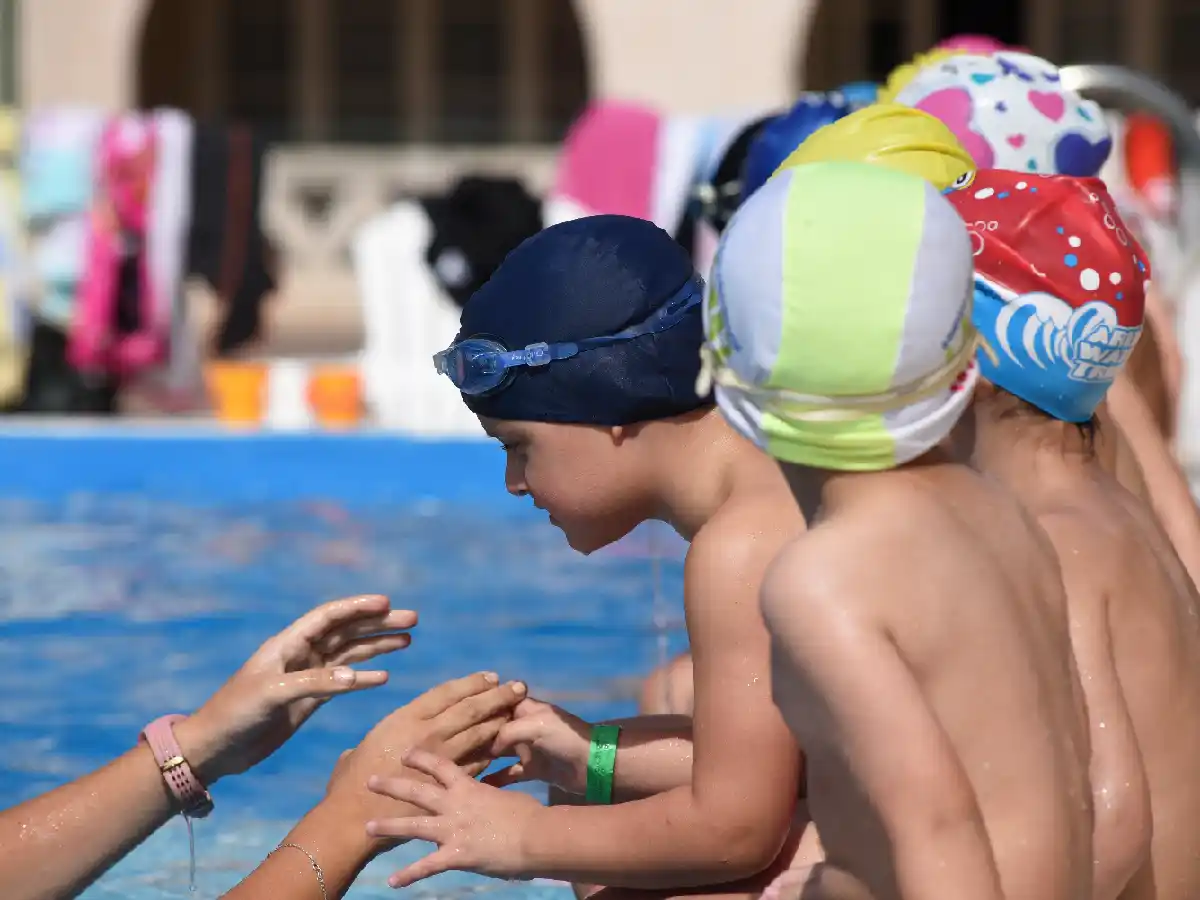 El pase sanitario divide a clubes y médicos por admisión en natatorios   