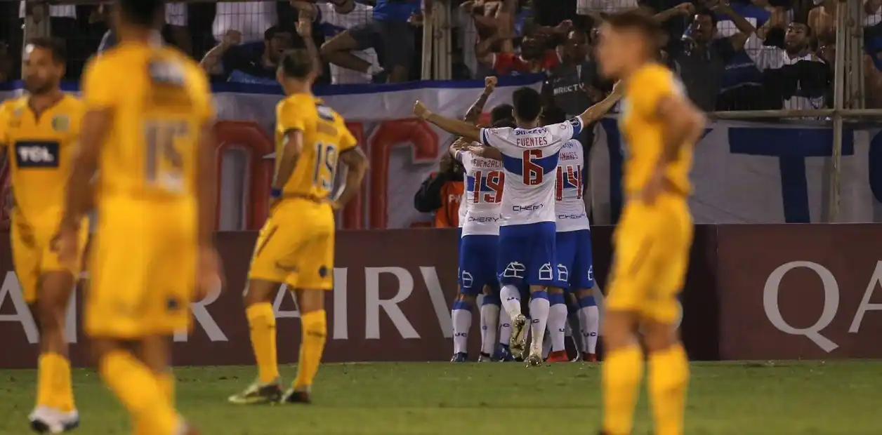 Central pagó muy caro sus  errores en Santiago de Chile