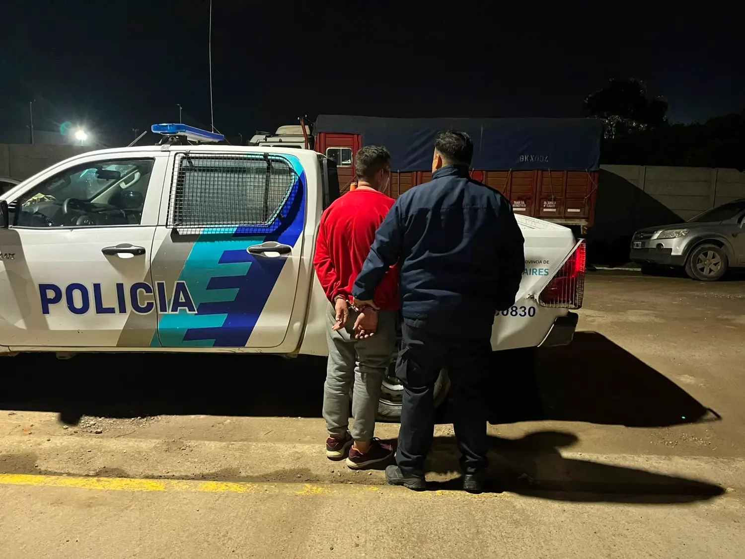 Quequén: detuvieron a un hombre que intentó agredir a la Policía tras un llamado por dos niños solos