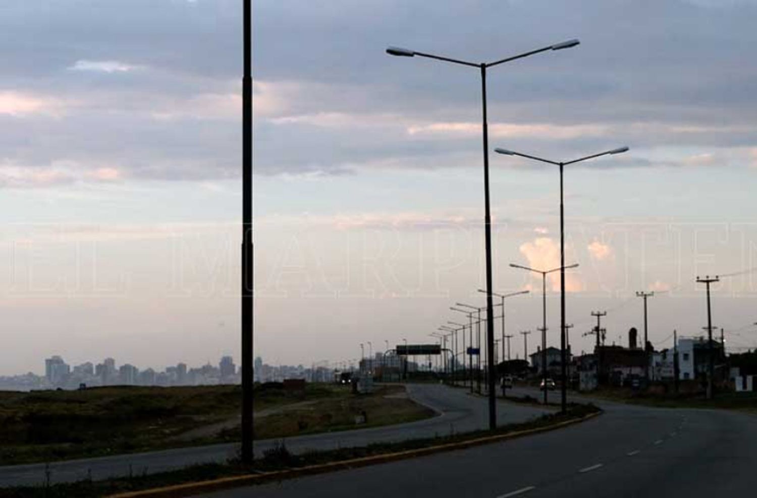 Advierten posible contaminación con mercurio por cambio de luminarias