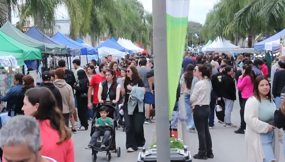 Multitudinaria y patriótica jornada en Libertador San Martín con una nueva edición de la FeriPatria