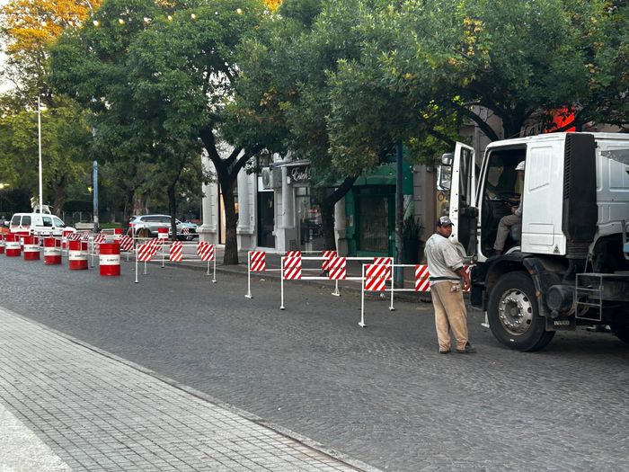 Avanza la obra en las veredas del centro: comenzaron los trabajos sobre la mano norte del bulevar - 1