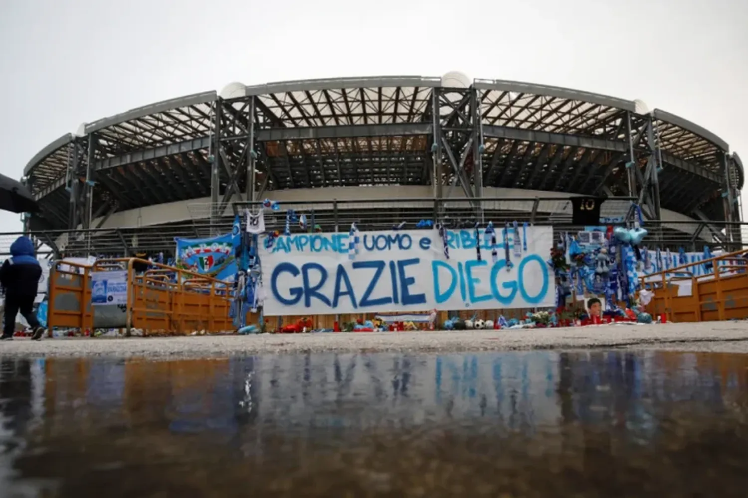 El presidente del Napoli anunció que construirá un nuevo estadio