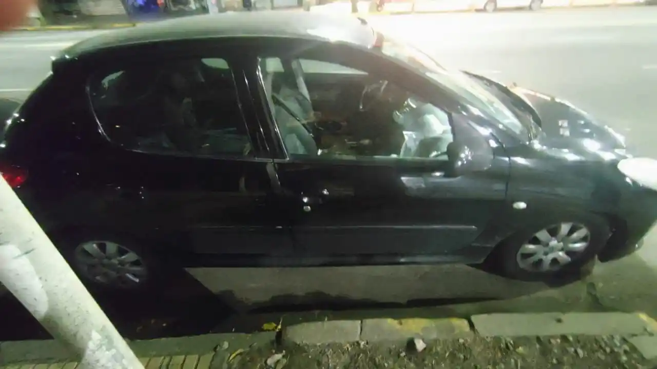 Varios autos fueron violentados