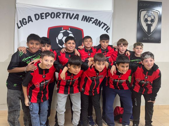 Fútbol infantil: la selección 2014 presentó su indumentaria y debuta el domingo en el Provincial de San Nicolás