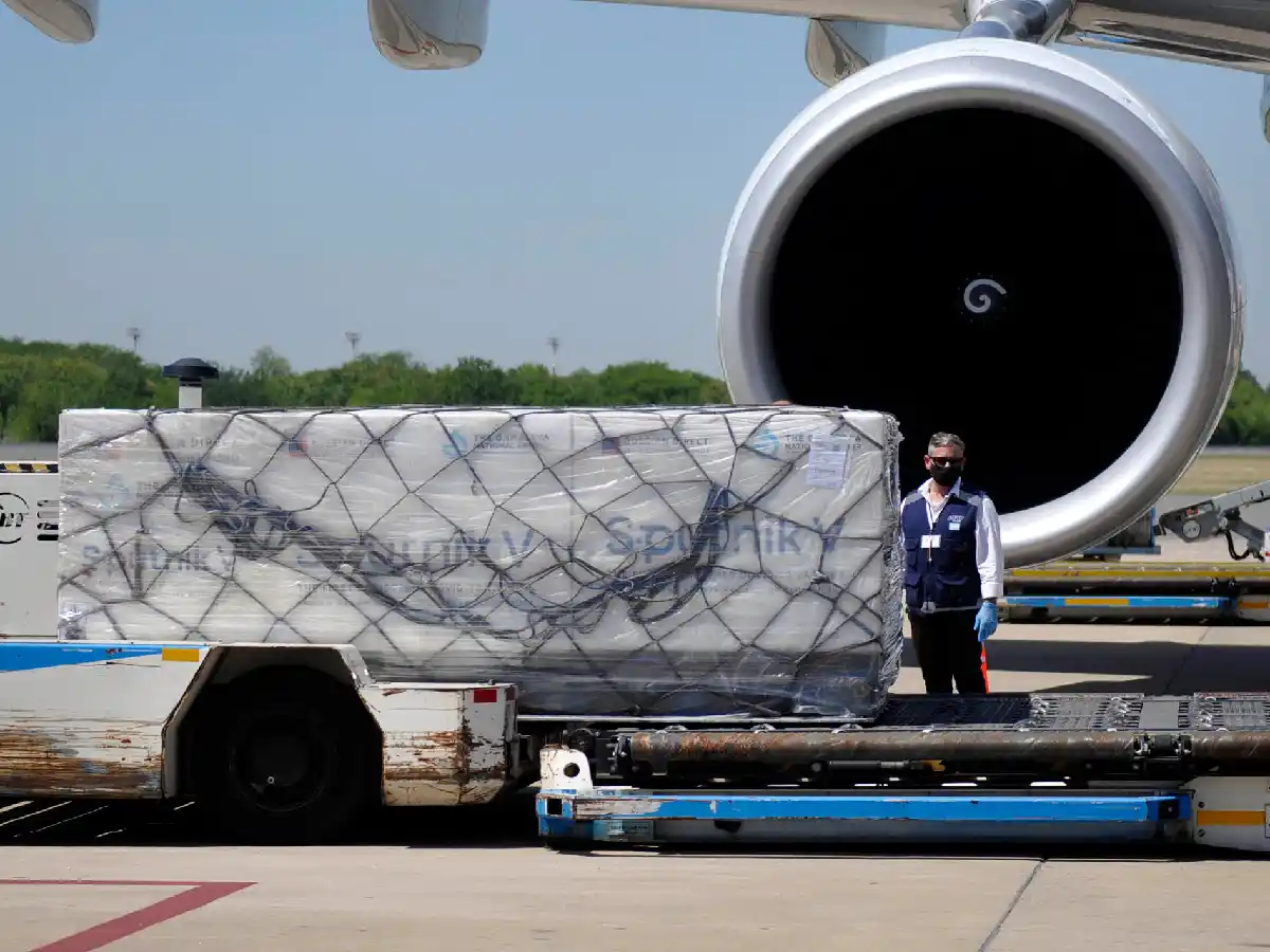 Llega hoy un nuevo vuelo de Moscú con más vacunas Sputnik V