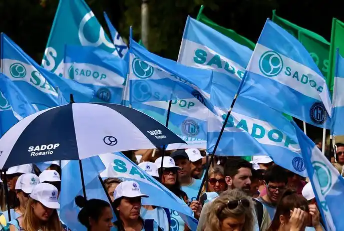 Docentes privados de Sadop rechazaron la oferta salarial de la provincia.