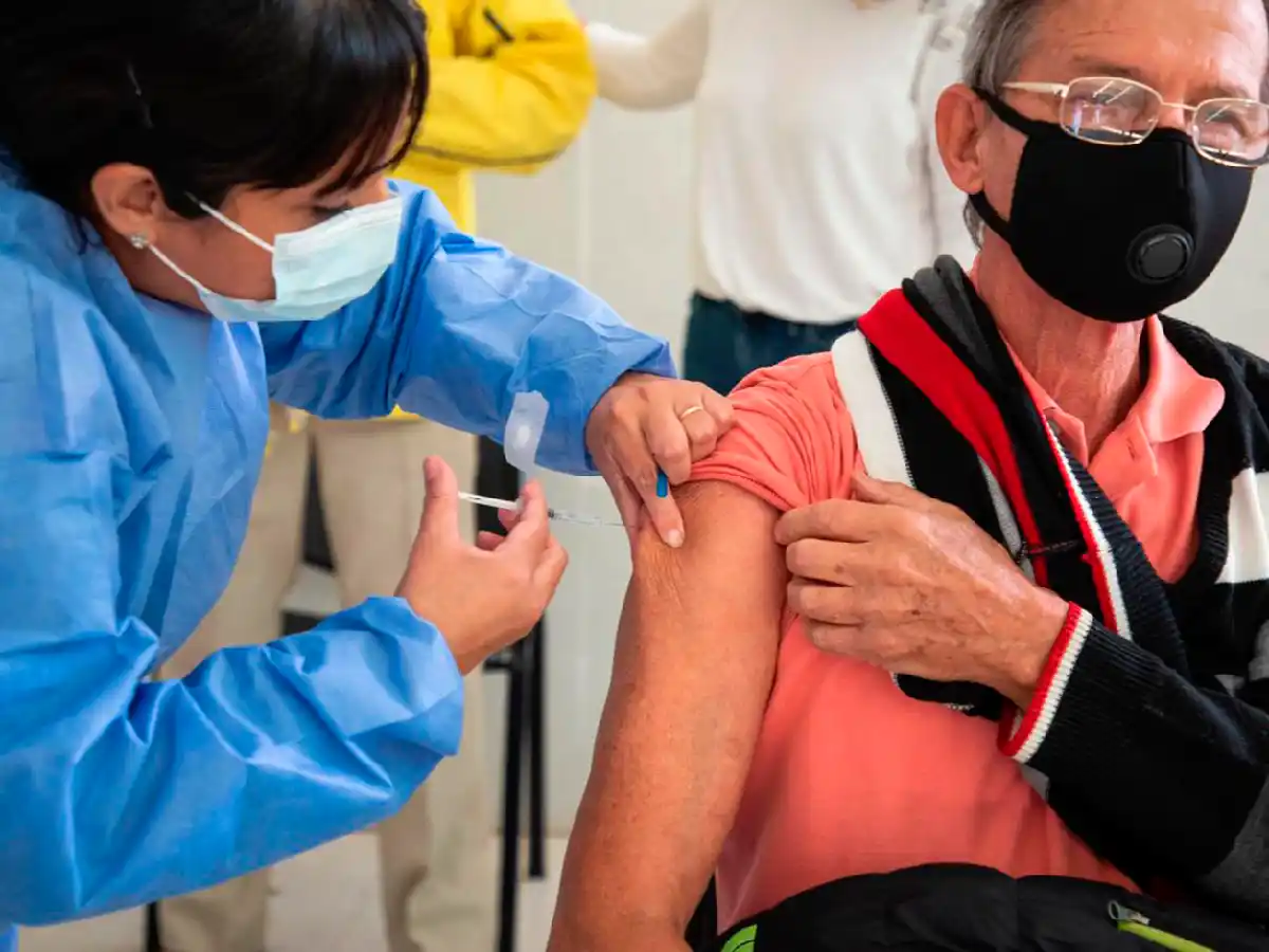 Ya no habrá que esperar 14 días entre la vacuna contra el covid y otras 