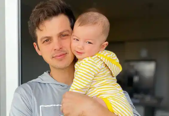 Luego de que su esposa recuperara a su hijo, Hendrick Bages le respondió de una manera sorpresiva