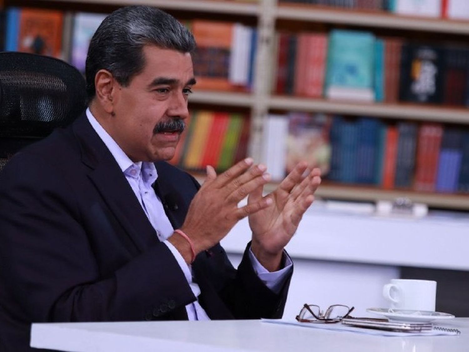 Maduro asegura que la Iglesia apoya a su gobierno con migrantes en EE. UU. y El Salvador