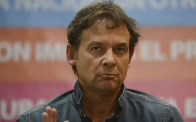 Santa Cruz: impidieron el ingreso a una escuela a un senador de Cambiemos