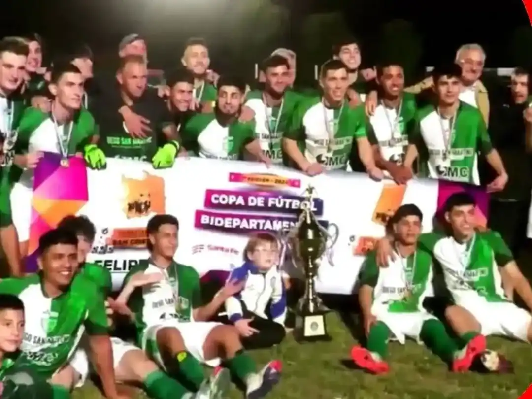 Brown de San Vicente se quedó con el trofeo Oro de la Copa Bi Departamental 2025.Foto:Radio San Vicente
