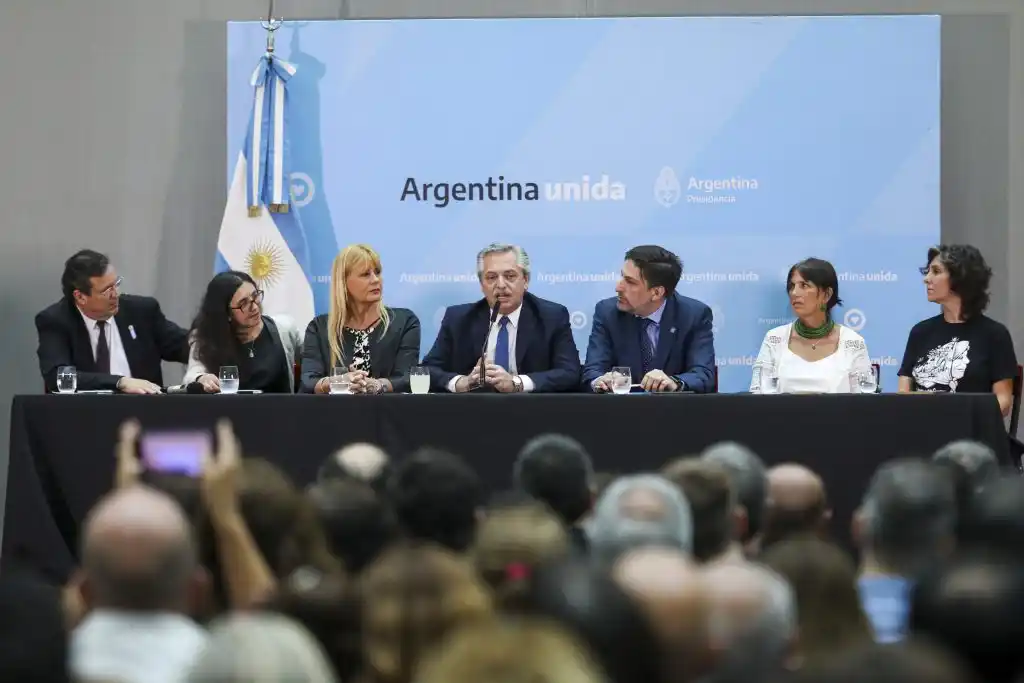El presidente Fernández relanzó el Plan Nacional de Lecturas