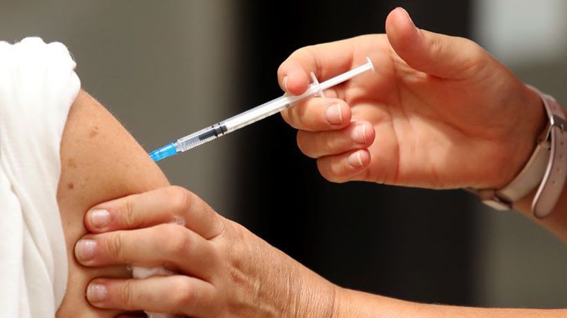 El Gobierno incorporará la vacuna contra el dengue en zonas críticas de todo el país