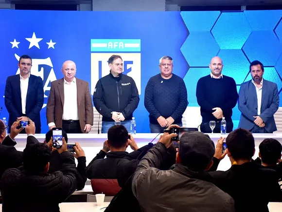 Después de 11 años, vuelven los visitantes al fútbol argentino