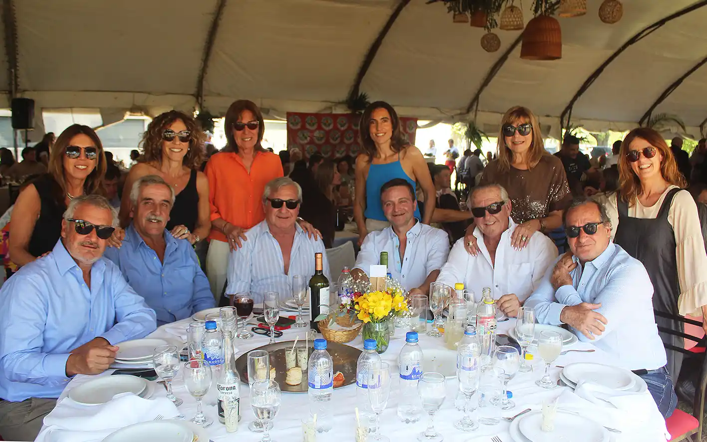 Gran almuerzo de Bomberos en imágenes