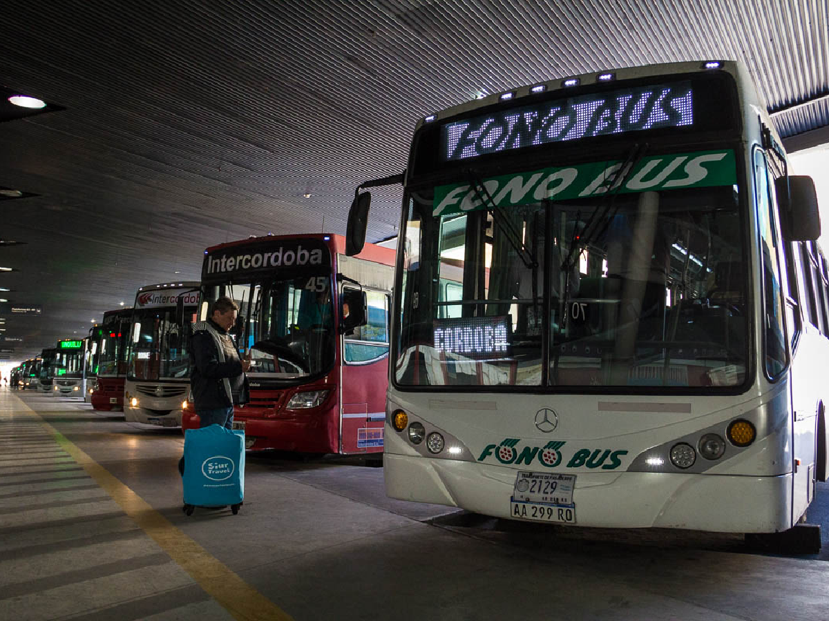 Choferes de interurbanos anunciaron un paro para el lunes