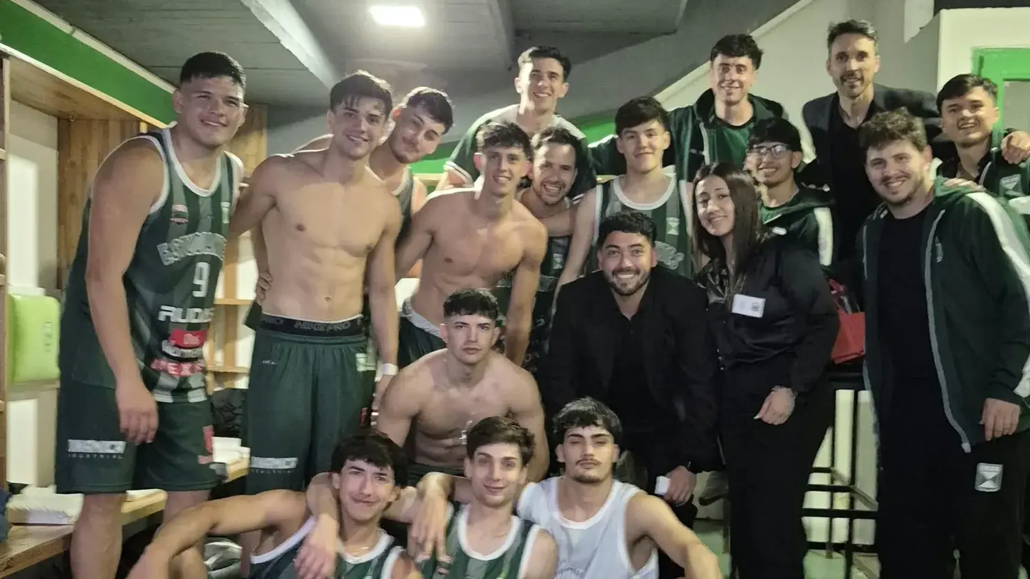 Estudiantes goleó a San José y sueña con los octavos de la Liga Provincial de Básquet