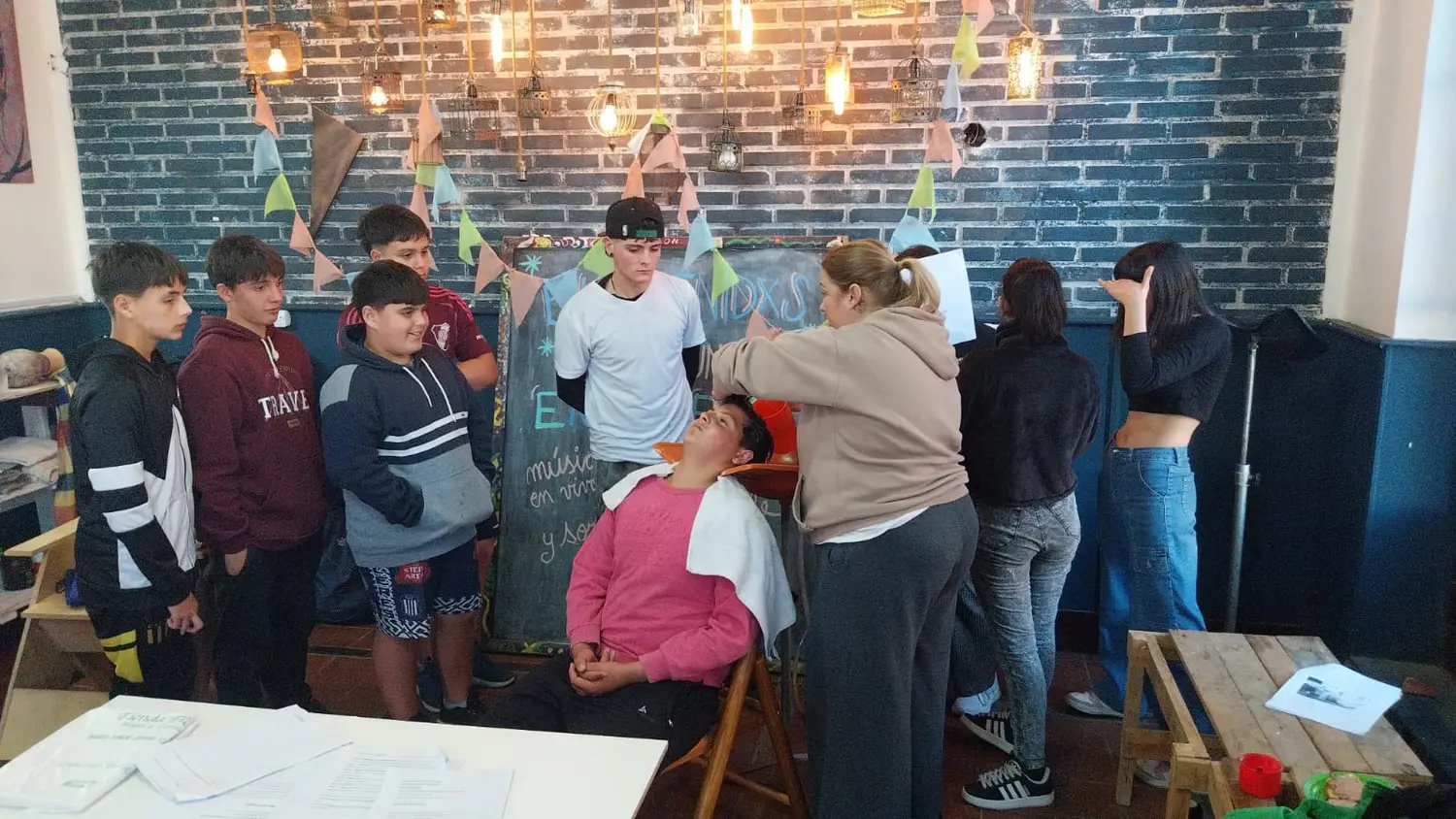 El curso de Barbería se encuentra destinado a adolescentes de entre 12 a 18 años