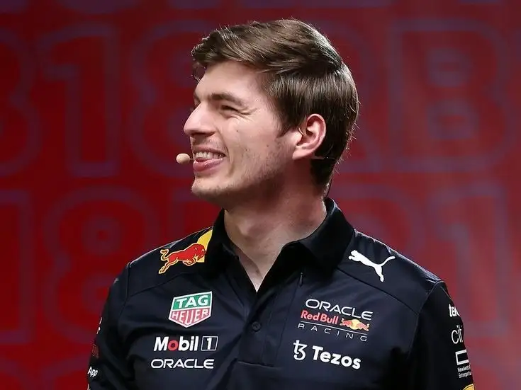 Verstappen, con declaraciones de su estilo.