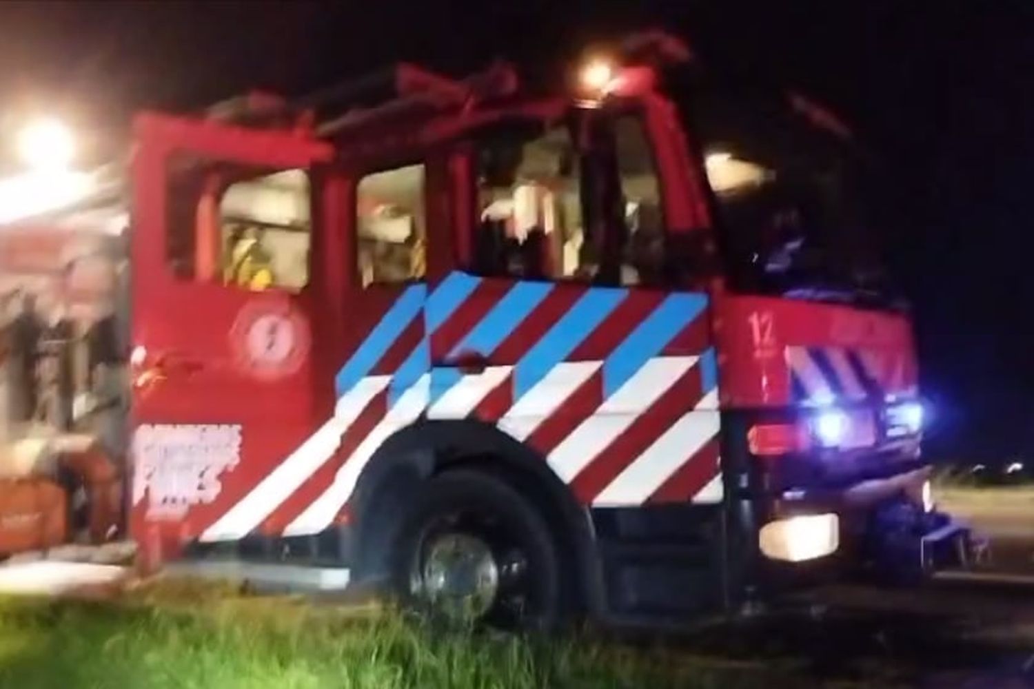 Un auto se incendió en la autopista Rosario-Córdoba