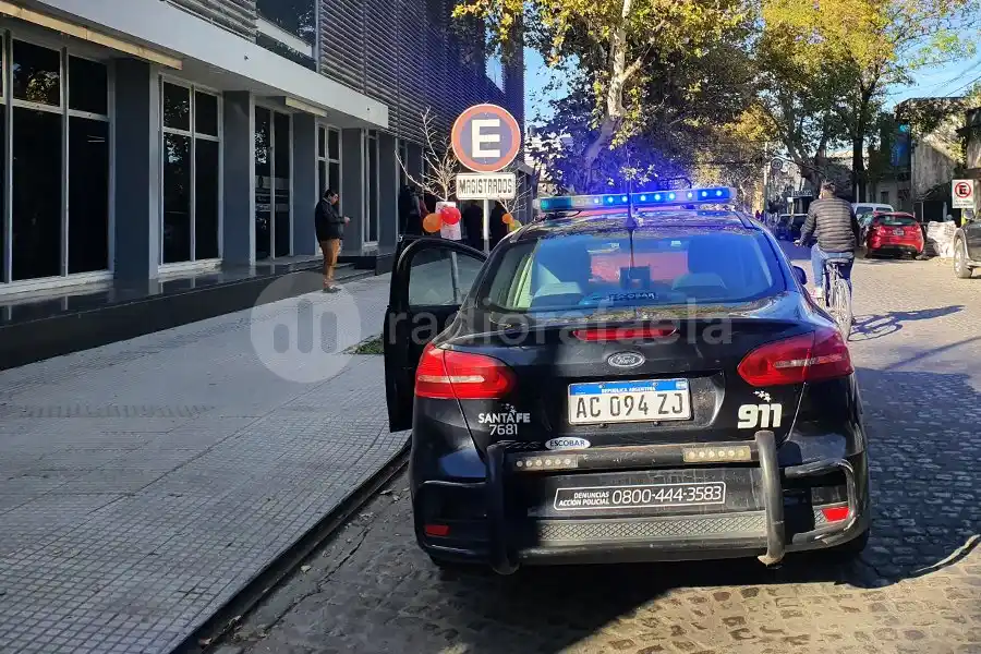 Imagen ilustrativa. Patrullero en tribunales