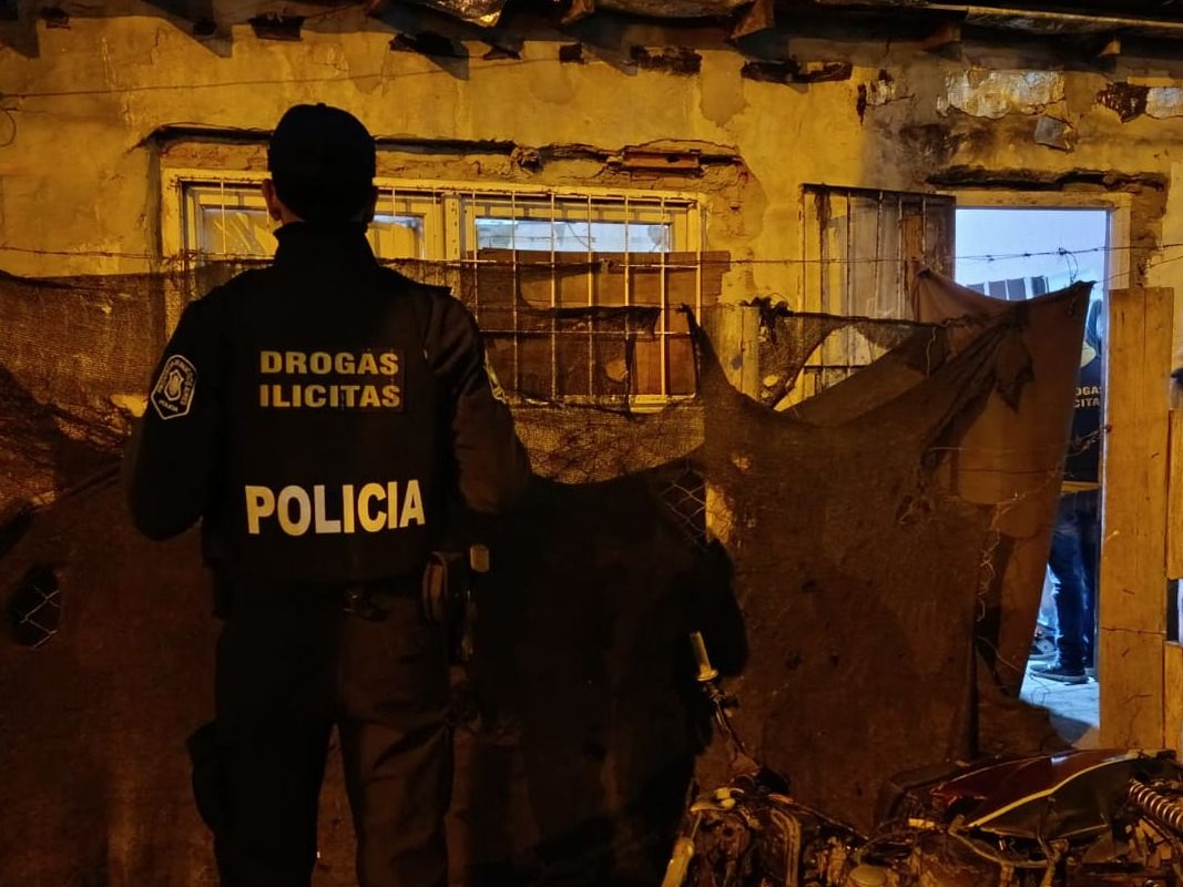 Los allanamientos se realizaron en el barrio El Martillo tras una serie de denuncias.