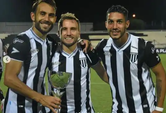 Matías Nouet jugó dos partidos en Gimnasia de Mendoza y ya levantó una copa