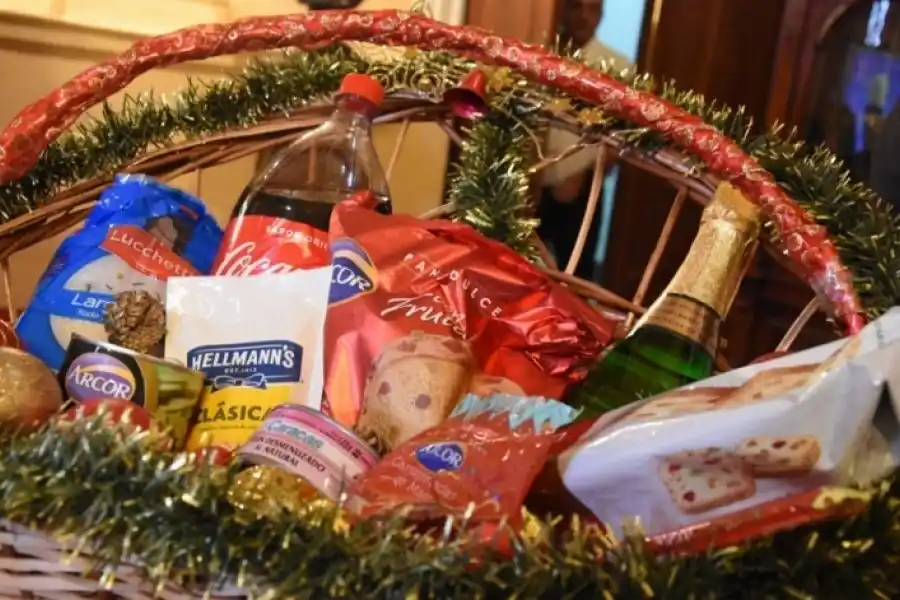 El turrón semiblando, el espumante de ananá y el turrón de almendras son los artículos que más aumentaron.