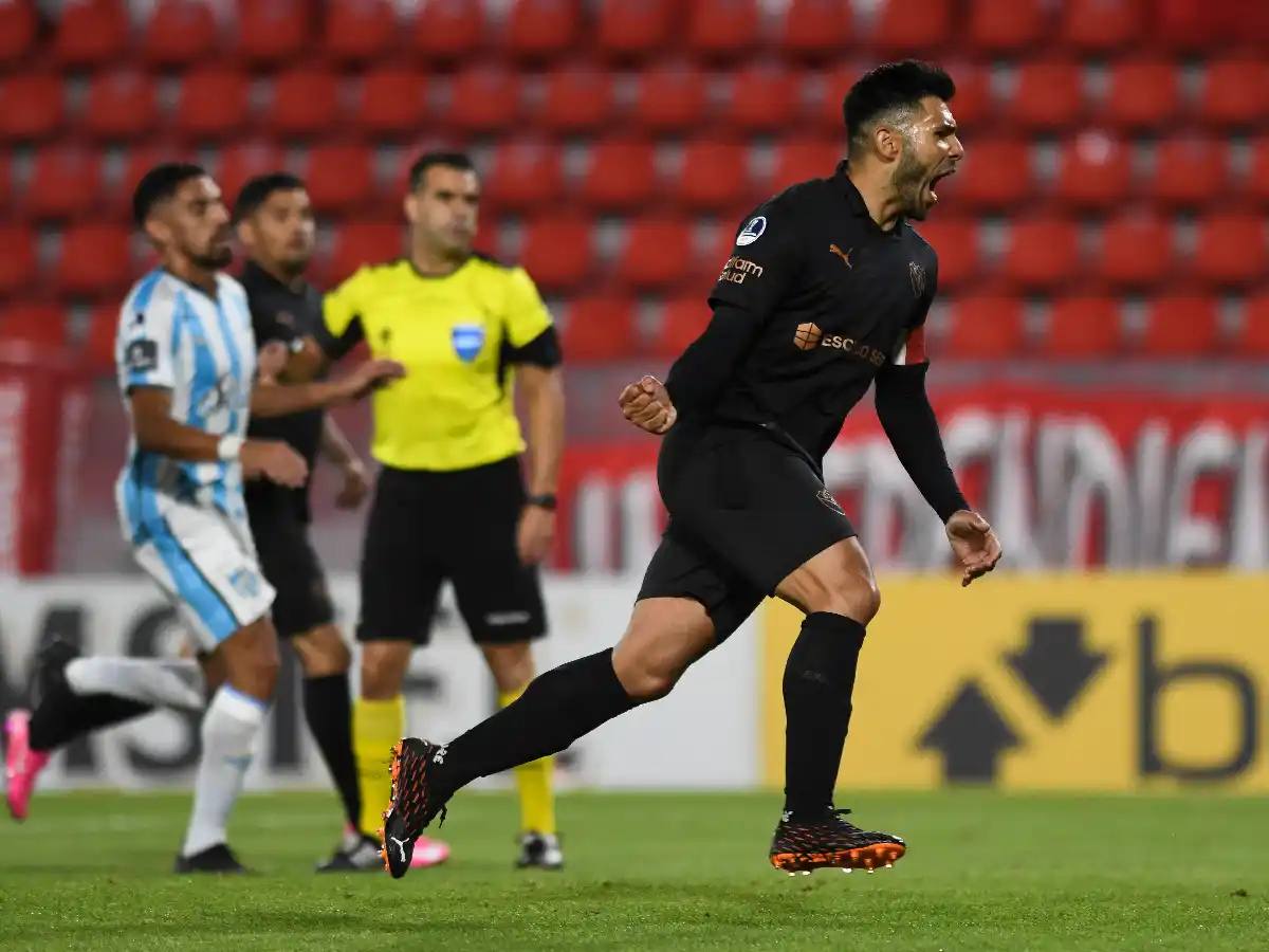 Independiente sacó ventaja