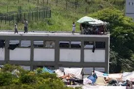 En YARE III hay 250 jóvenes detenidos tras el 28 de julio: la mayoría son estudiantes, denuncia el FORO PENAL