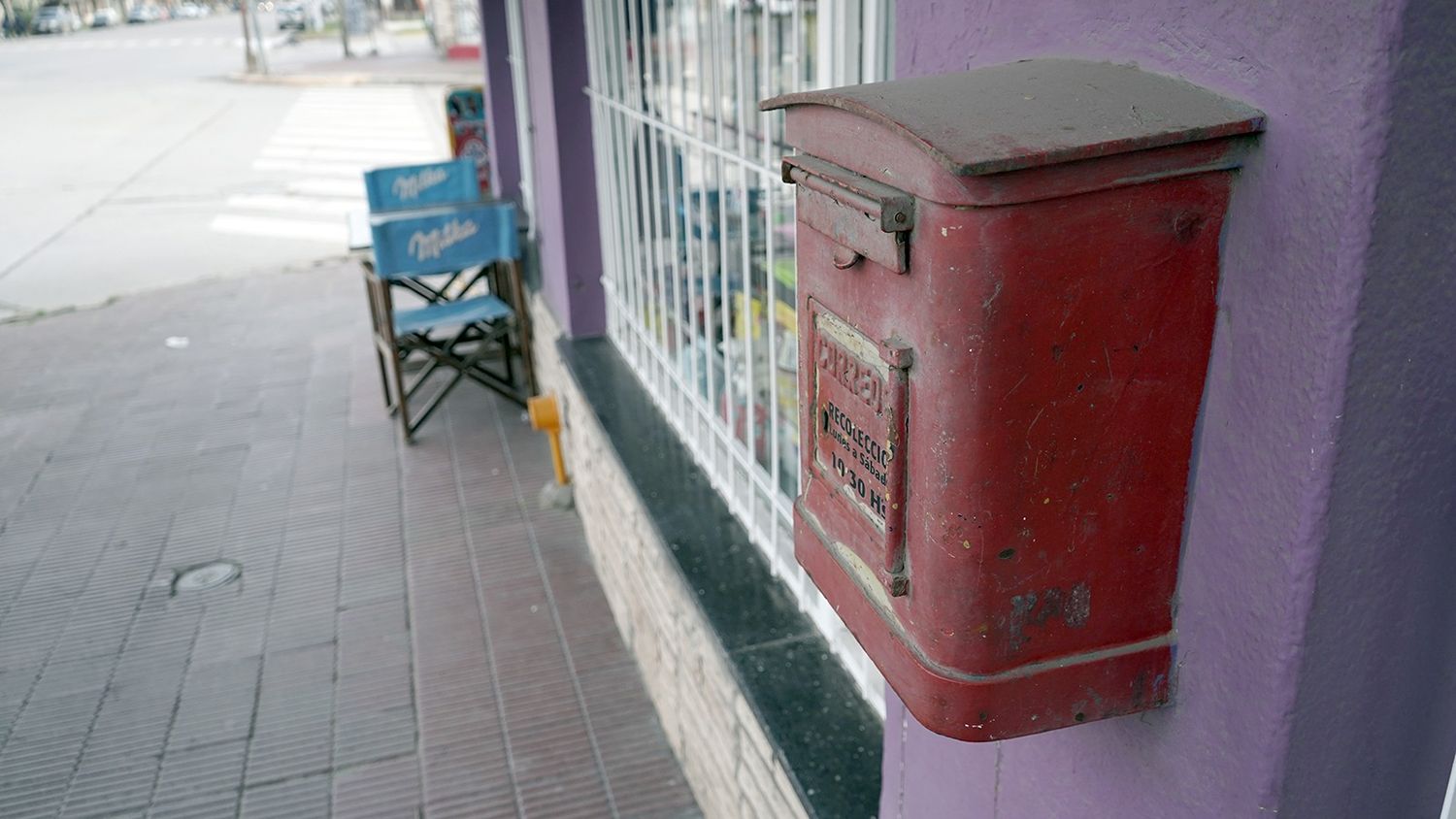 Inutilidad. Tiene desde hace años el buzón para cartas en Diagonal San Martín casi 26