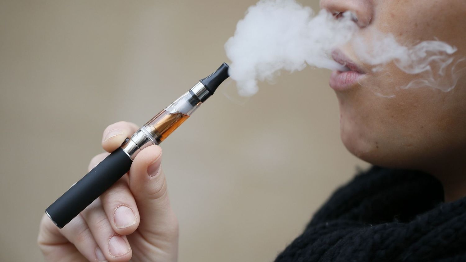 La diputada Dziakowski impulsa un proyecto para prohibir el uso de Vapers en espacios cerrados