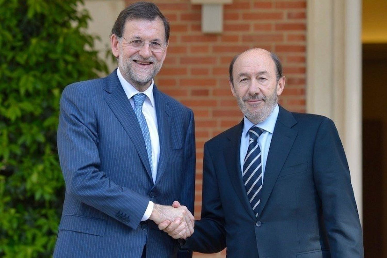 Los jefes del Gobierno y la oposición, Mariano Rajoy y Alfredo Pérez Rubalcaba, que por su condición eran elementos fundamentales en este proceso