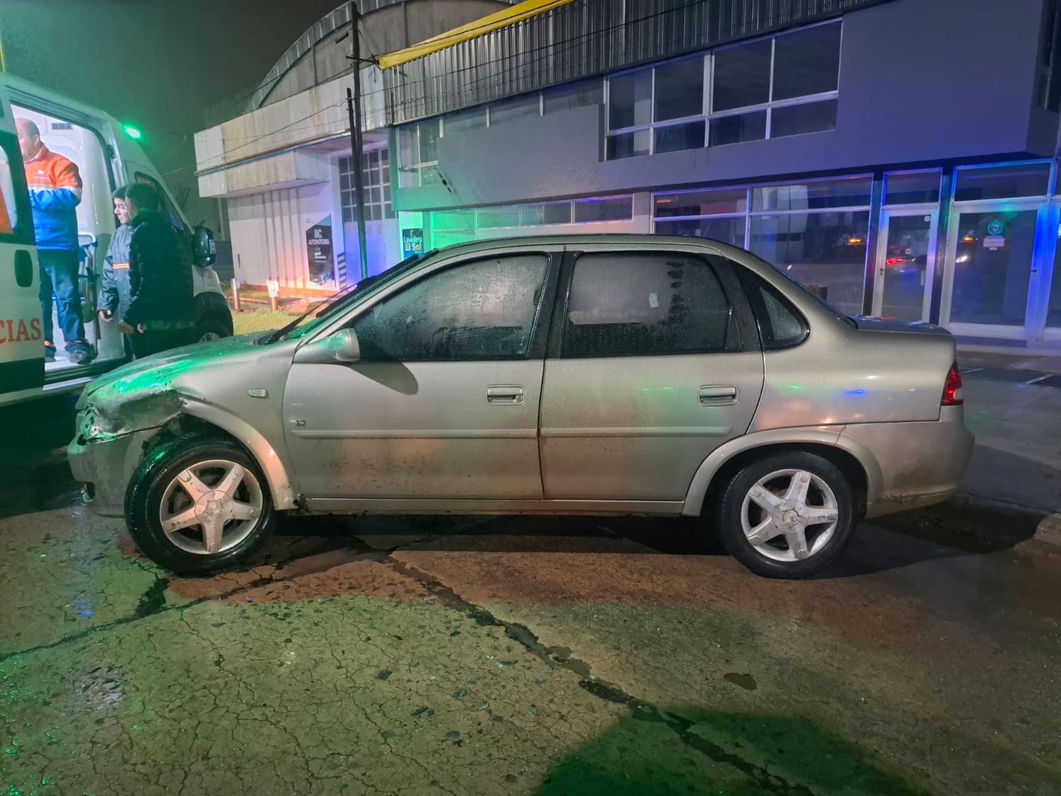 El accidente ocurrió a las 4 de la madrugada de este domingo.