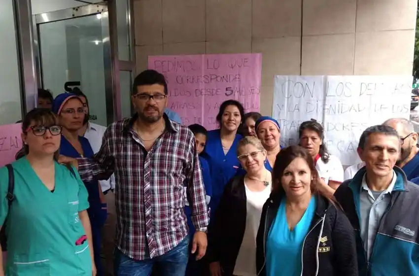 Conflicto en el sanatorio Güemes: trabajadores denuncian atrasos de hasta 5 meses en los sueldos