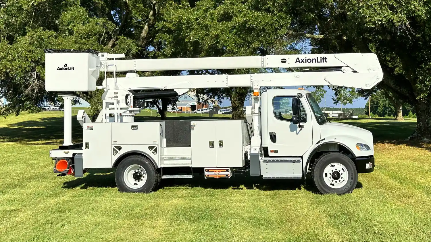 AxionLift  The Utility Expo 2025