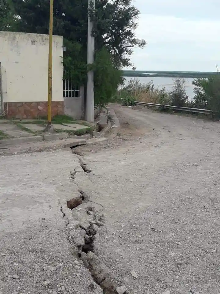 Peligra el Centro San Roque y el Cristo Pescador por desmoronamiento de la barranca