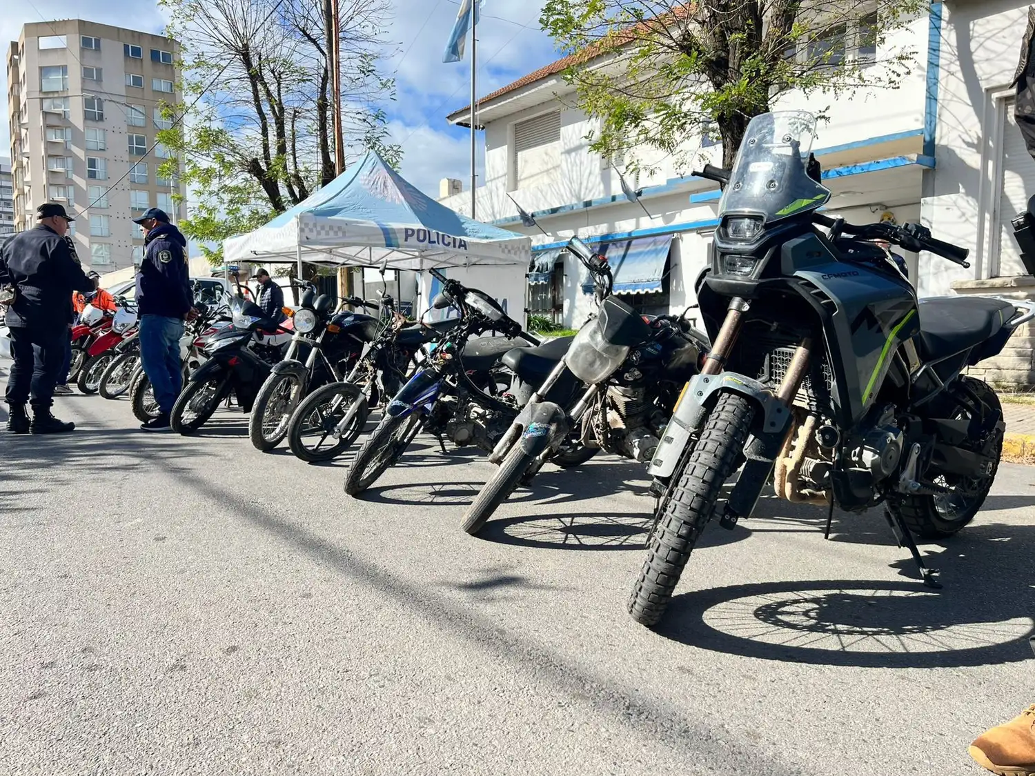 Megaoperativo en Necochea y Quequén con 15 allanamientos y 6 detenidos.