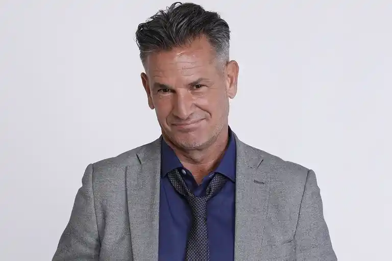 El periodista deportivo Diego Díaz fue escrachado y denunciado: "¿Cómo te vas a poner ese escote?"