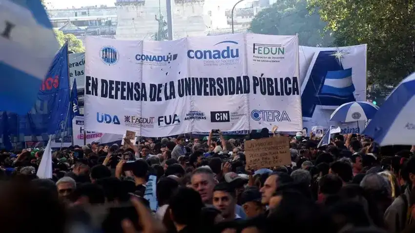 Marcha universitaria.