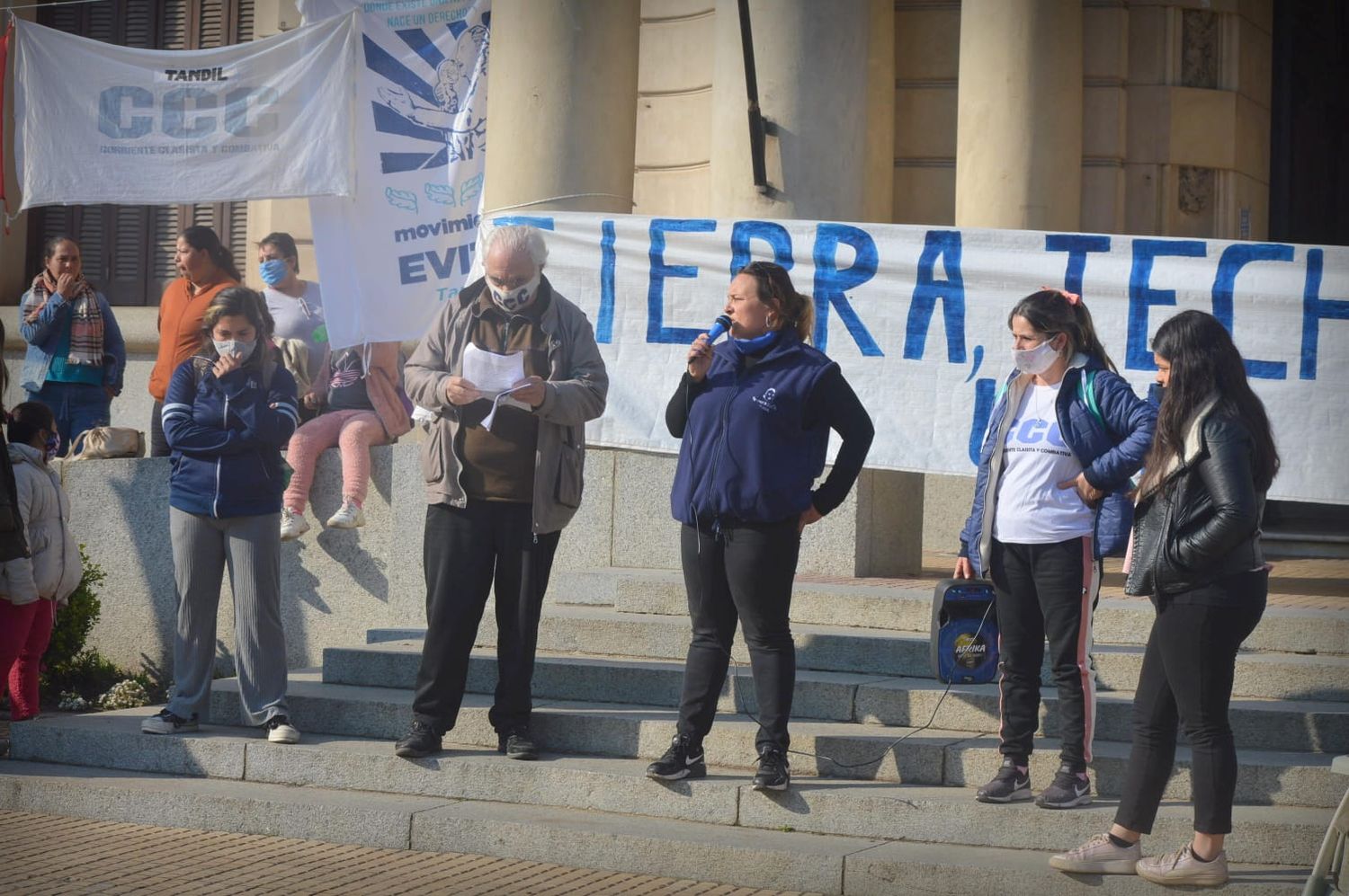 En el día de San Cayetano, organizaciones sociales realizaron una asamblea por tierra, techo y trabajo