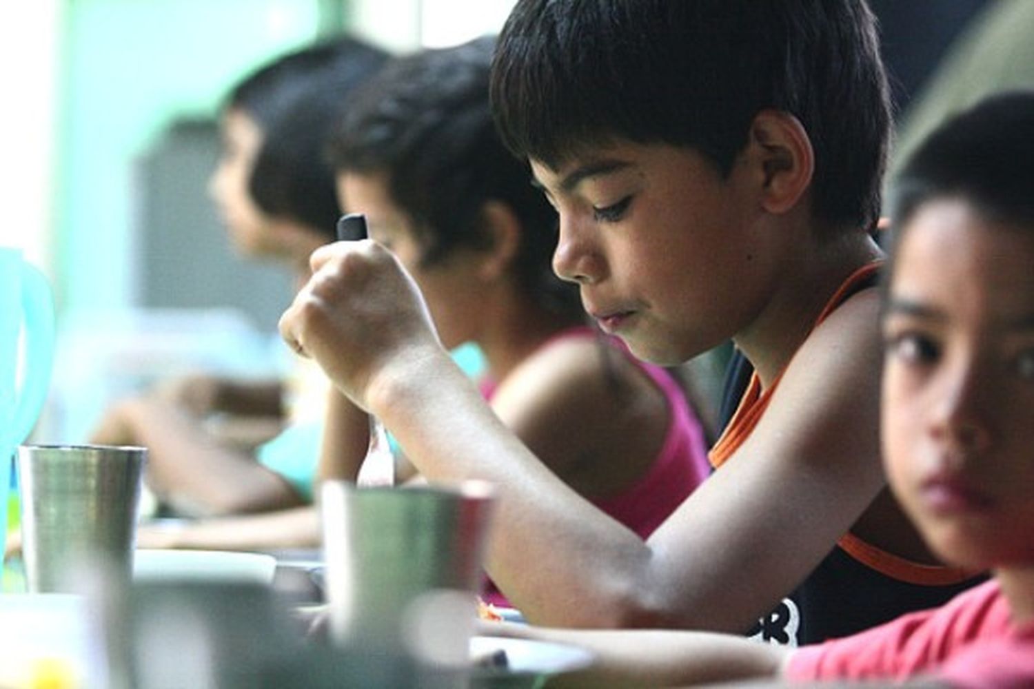 Duplicarán la partida para los comedores escolares de la provincia
