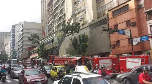 ¡ESPELUZNANTE!: preso intenta quitarse la vida saltando al vacío en sede del Cicpc (+video)