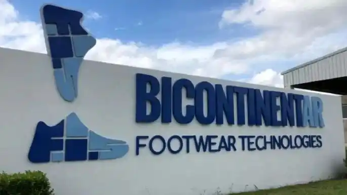 Extrabajadores de Bicontinentar marchan en Chivilcoy: denuncian que aún no cobraron nada tras el cierre de la planta