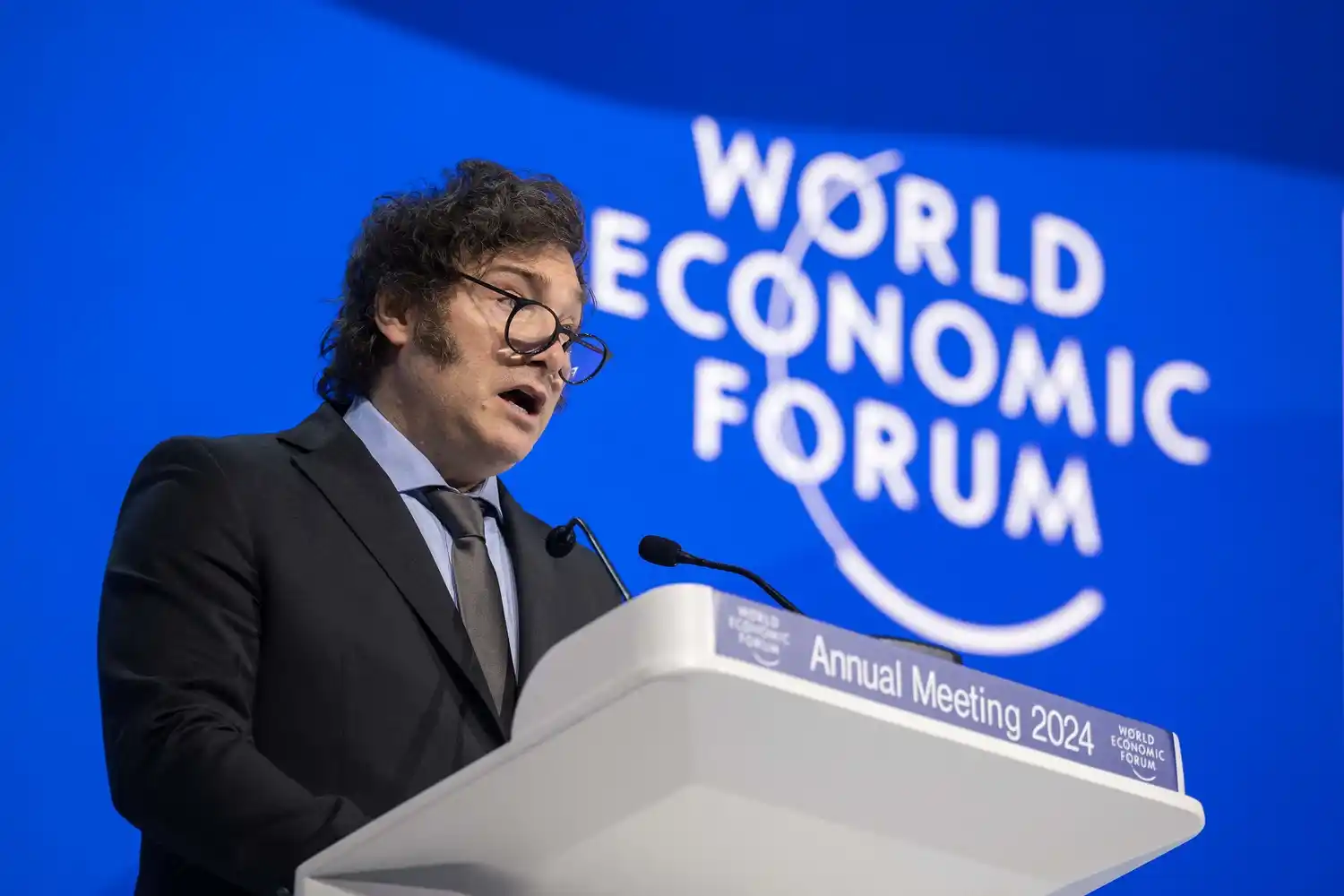 Javier Milei descartó la posibilidad de dolarizar este 2024: “No dan los tiempos”