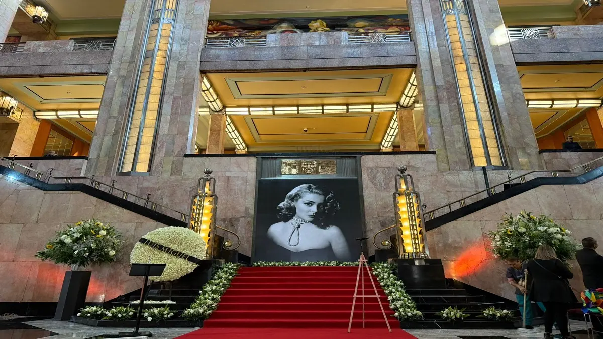 México despide a su DIVA: el espectacular adiós a SILVIA PINAL colmó el Palacio de Bellas Artes