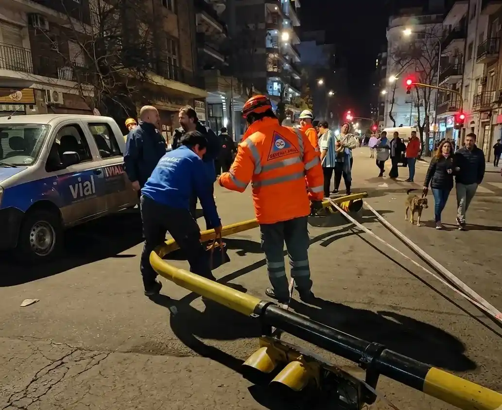 "El semáforo no se cayó, lo tiraron abajo": el duro descargo de Giri