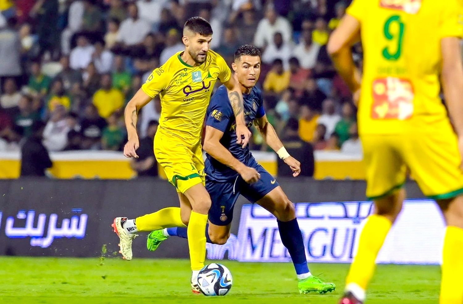 Lisandro López durante un partido con el Al-Khaleej ante el Al-Nassr de Cristiano Ronaldo. - Foto: @lichilopez2