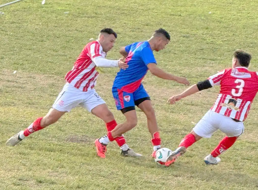 La Academia y Barrio Norte no se sacaron 
ventajas en un empate con más tensión que fútbol